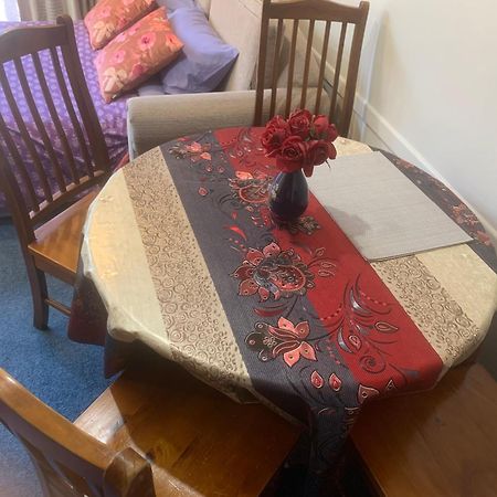 Sunny Holiday Home Wellington Extérieur photo