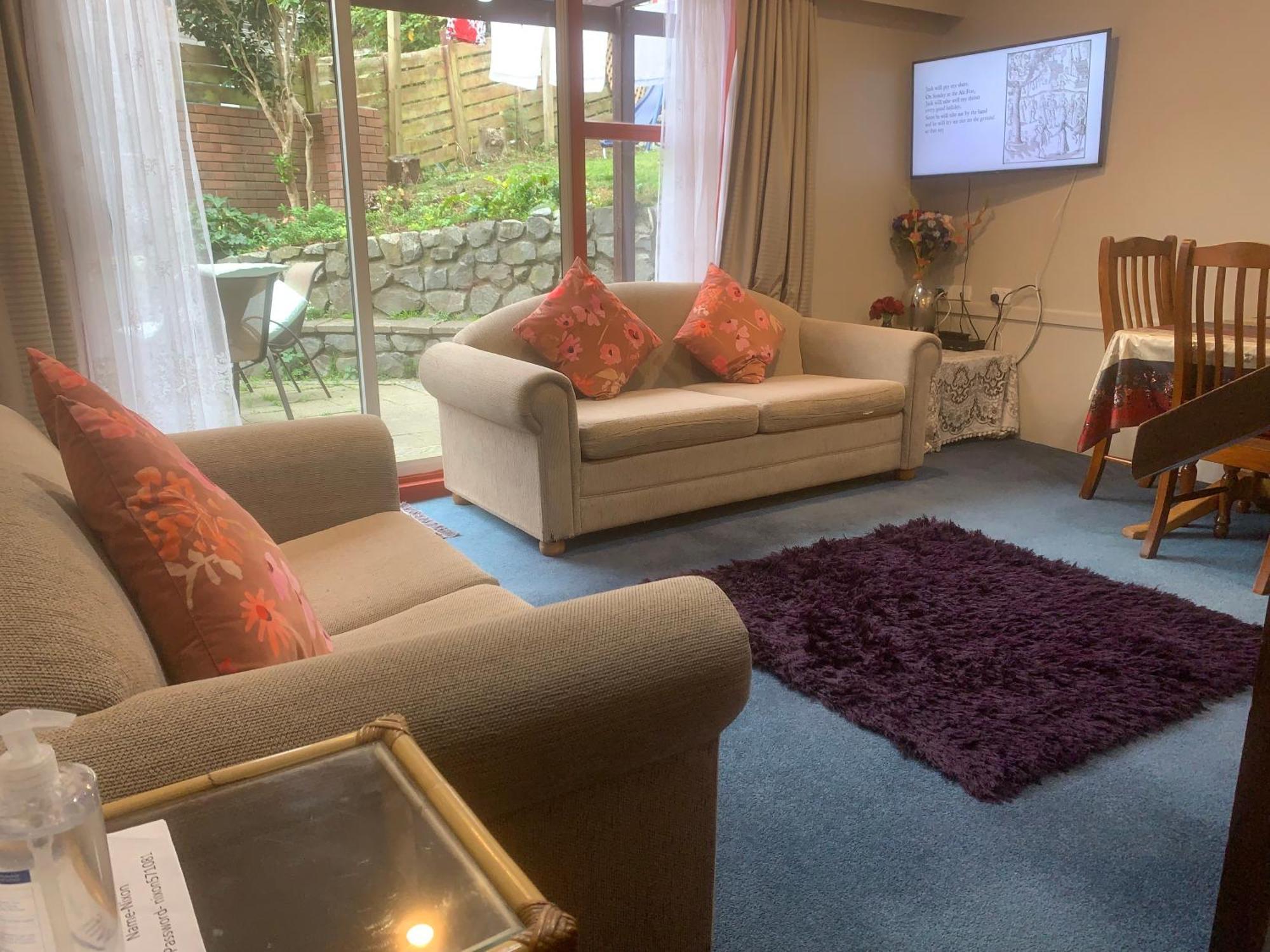 Sunny Holiday Home Wellington Extérieur photo