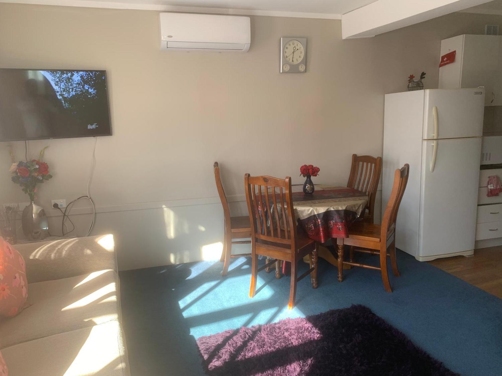 Sunny Holiday Home Wellington Extérieur photo